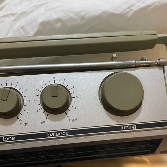 GF-4646 Silver Portable Boombox - Picture 8 of 15